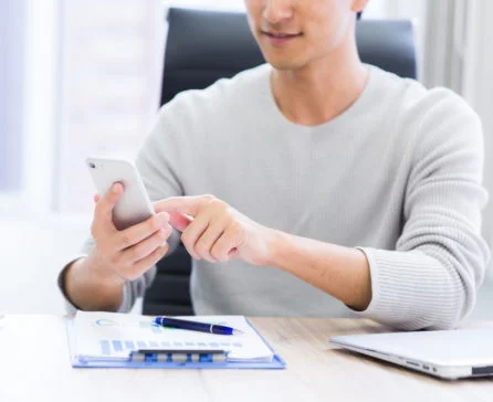 ひかり電話でスマホを電話機として使えるスマホdeひかり電話とは？