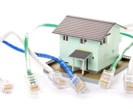 アパートやマンションにインターネット無料設備をコスパよく導入するには？業者の選び方も解説