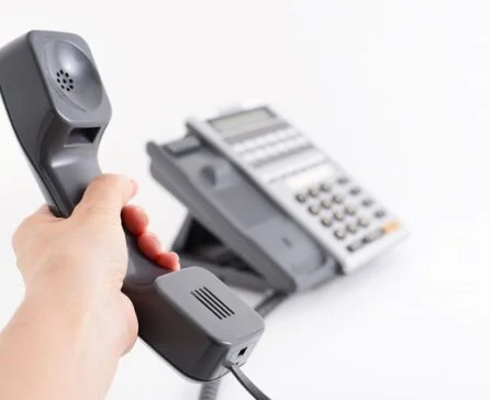 ビジネスフォンに接続できる回線は光電話？利用方法を解説します