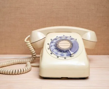 NTTのアナログは回線廃止になるの？今後の電話の利用方法も解説します
