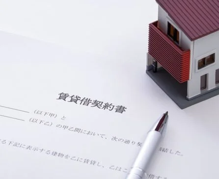 【賃貸】 2 年契約の物件を途中解約すると違約金は発生する？手順と流れを徹底解説